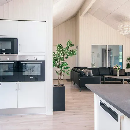 Σπίτι διακοπών 24 Person In