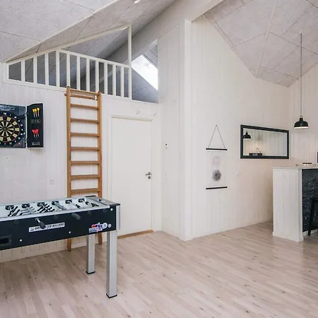 24 Person In Blåvand