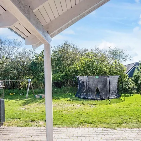 24 Person In * Blåvand